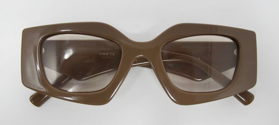 Vintage Rectangular Brown Plastic Sunglasses With… - image 6