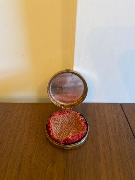 vintage dorothy gray rouge compact - image 4