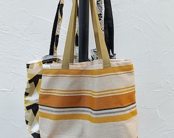 Torba typu tote, wielofunkcyjna, z podszewką, zmywalna, trwała. Ręcznie robiona. W komplecie z kosmetyczką.