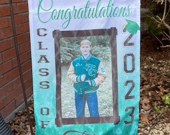 Garden flag, personalized garden flag, graduate sign, senior flag, congrats graduate sign, outdoor yard decor, garden decor