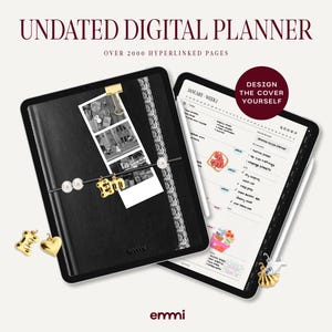 Op de afbeelding: Een ongedateerde digitale planner met meer dan 2000 gelinkte pagina's, een zwarte kaft met witte kanten rand, fotostrip en gouden bedels. Een tweede scherm toont een weekplanning met de tekst DESIGN THE COVER YOURSELF.