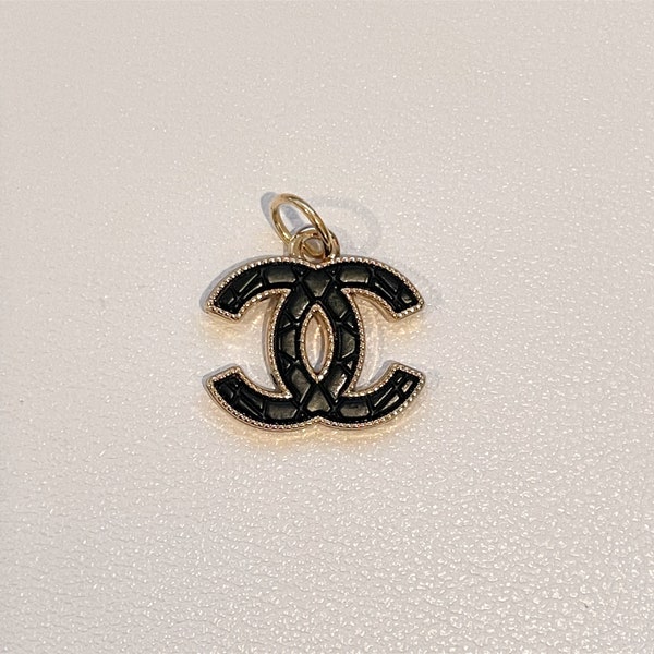 Stamped, CC vintage metal pendant, 20mm