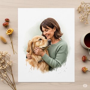 Puede incluir: Retrato al estilo acuarela de una mujer abrazando a un golden retriever. La mujer lleva un su&eacute;ter verde y sonr&iacute;e, mientras que el perro tiene un pelaje suave y dorado. La obra de arte tiene un fondo de acuarela verde claro y marr&oacute;n.
