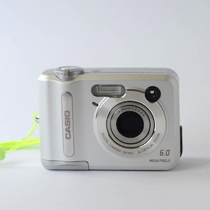 CASIO QV-R61 digital compact camera with 6.0 Mega pixels