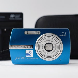 Olympus MJU-700 DIGITAL compact point and shoot camera with 7.1 Mega pixels