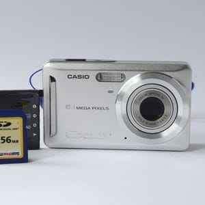 Casio Exilim EX-Z9 digital compact camera with 8.1 Mega pixels