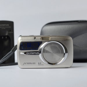 Olympus MJU 600 digital compact vintage camera with 6.0 Mega pixels