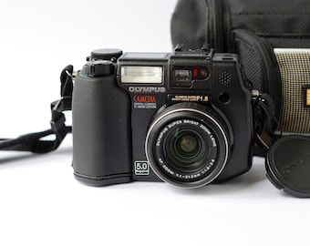 Vintage digital compact camera Olympus Camedia C-5050 Zoom with 5.0 Mega pixels