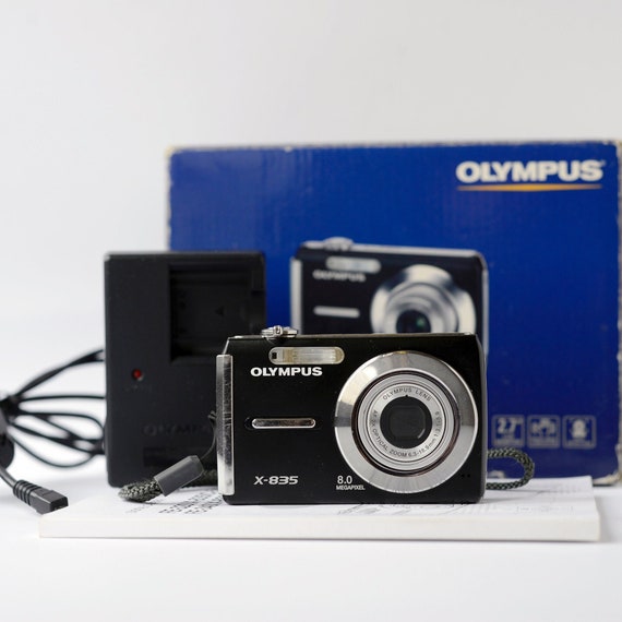 Olympus X-835 Digital Compact Vintage Camera With 8.0 Mega Pixels