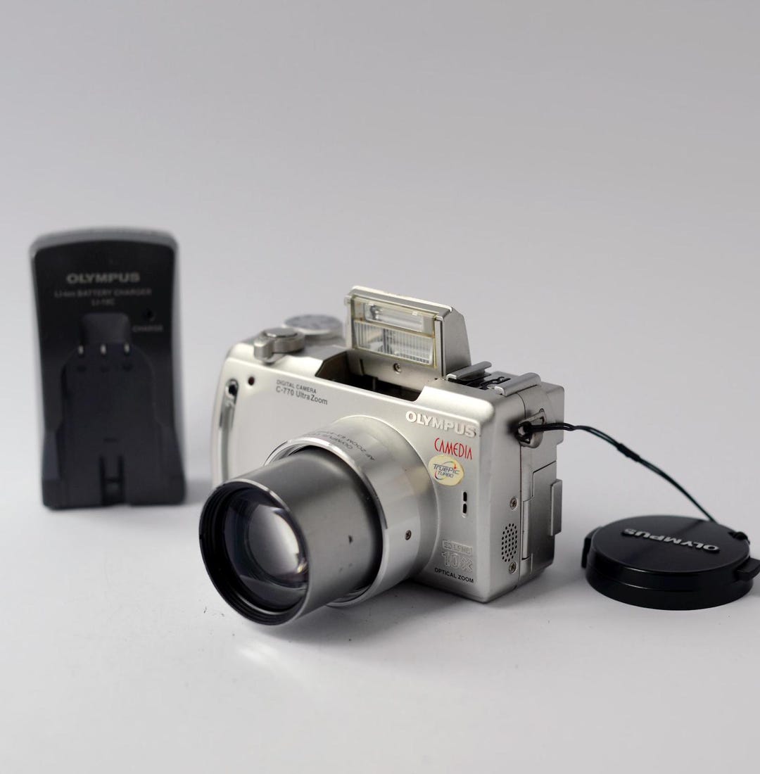 Olympus Camedia C-770 Digital Compact Camera With 4.0 Mega Pixels