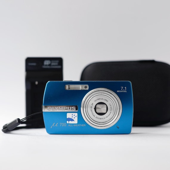 Olympus MJU-700 DIGITAL Compact Point and Shoot Camera With 7.1