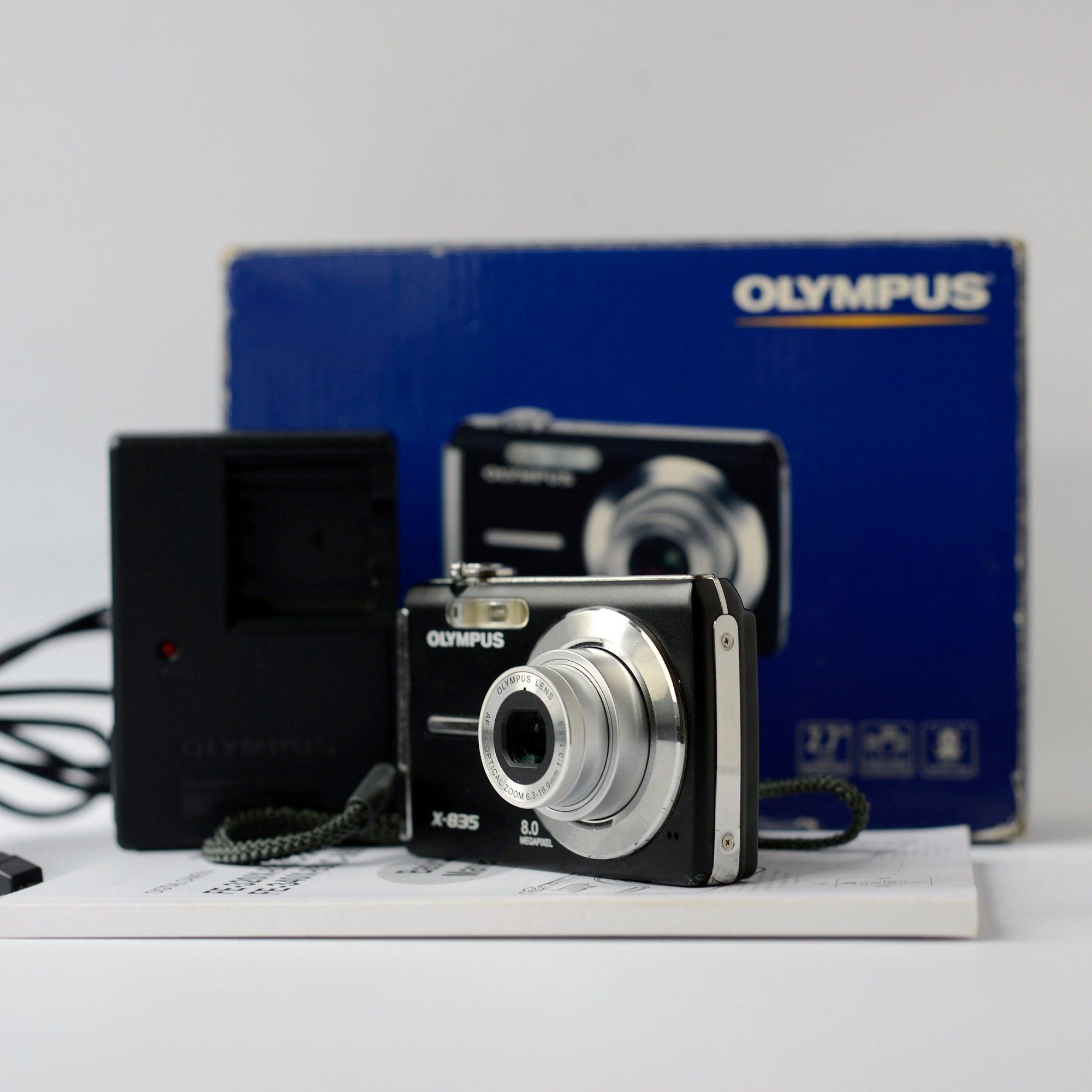 Olympus X-835 Digital Compact Vintage Camera With 8.0 Mega Pixels