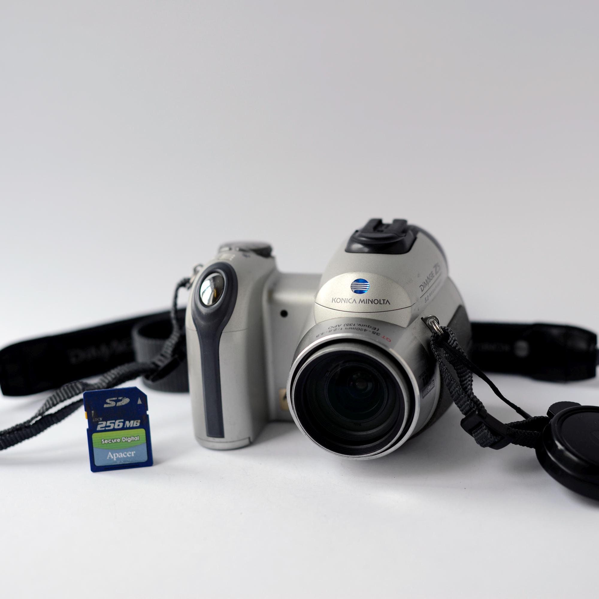 Vintage Digital Compact Camera Konica Minolta Dimage Z5 With 5.0
