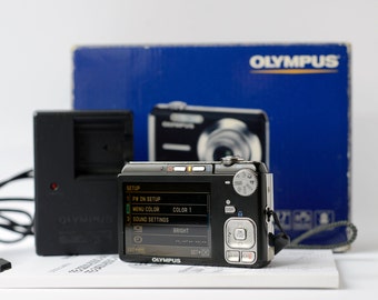 Olympus X-835 Digital Compact Vintage Camera With 8.0 Mega Pixels