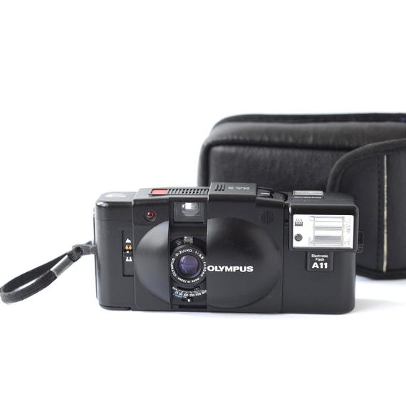 Vintage Olympus SuperZoom 70G AF: Compact 35mm Film Camera