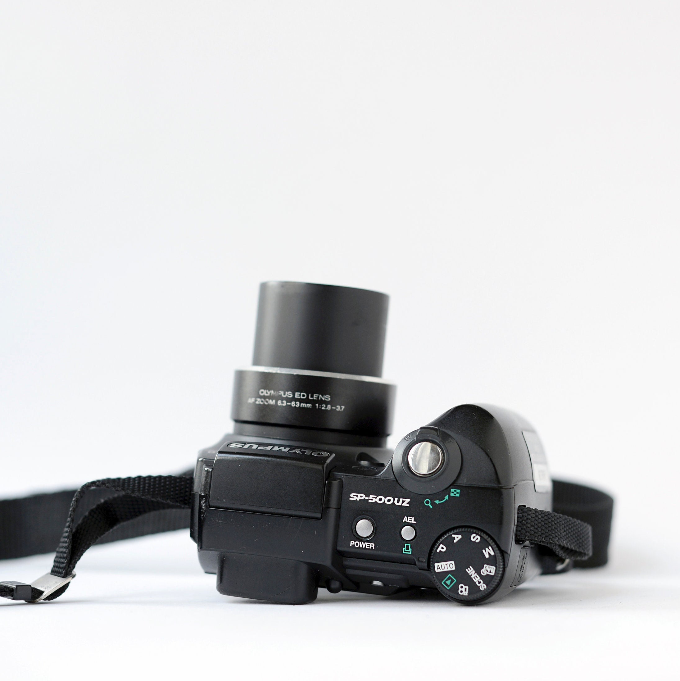 Olympus SP-500UZ Digital Compact Camera With 6.0 Mega Pixels