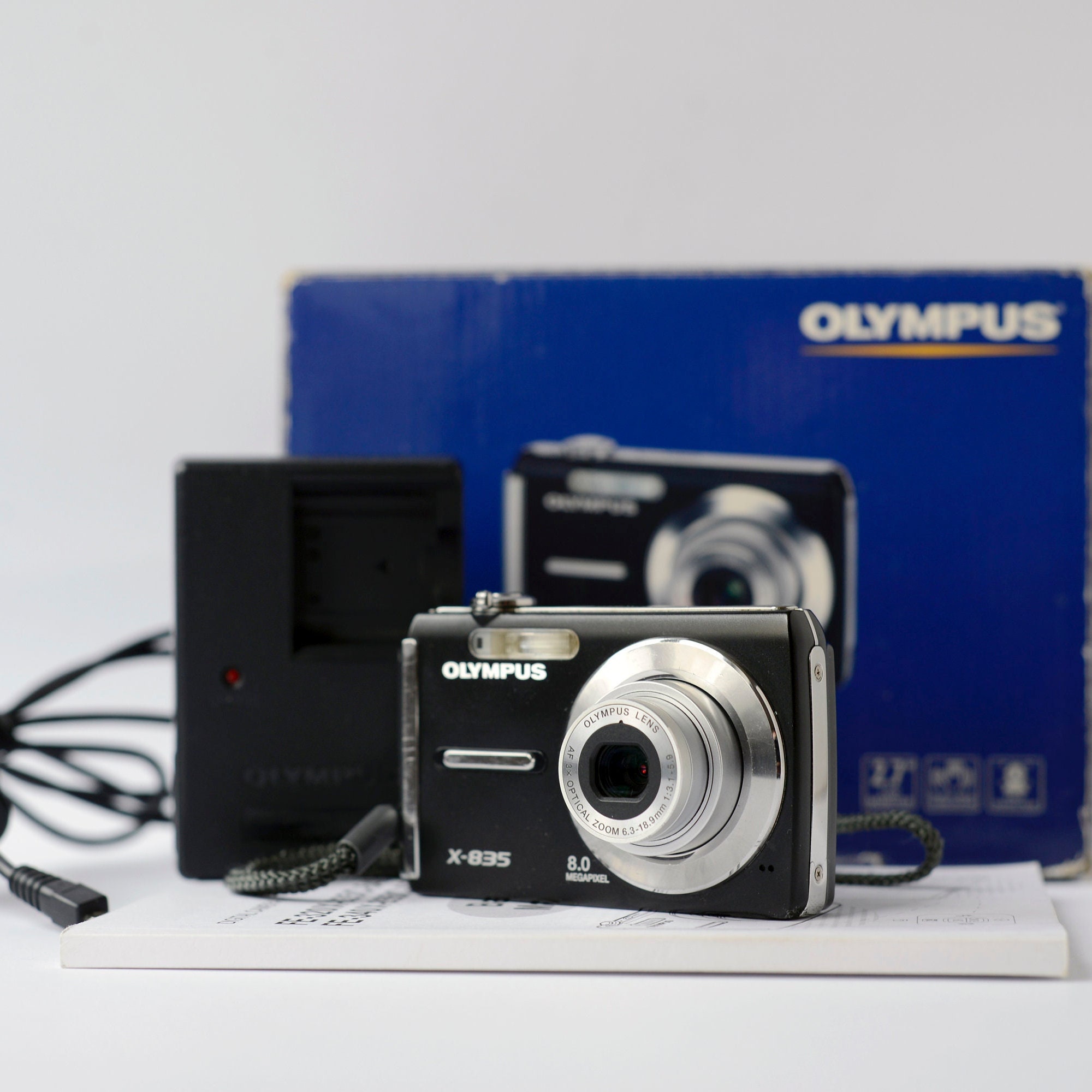 Olympus X-835 Digital Compact Vintage Camera With 8.0 Mega Pixels