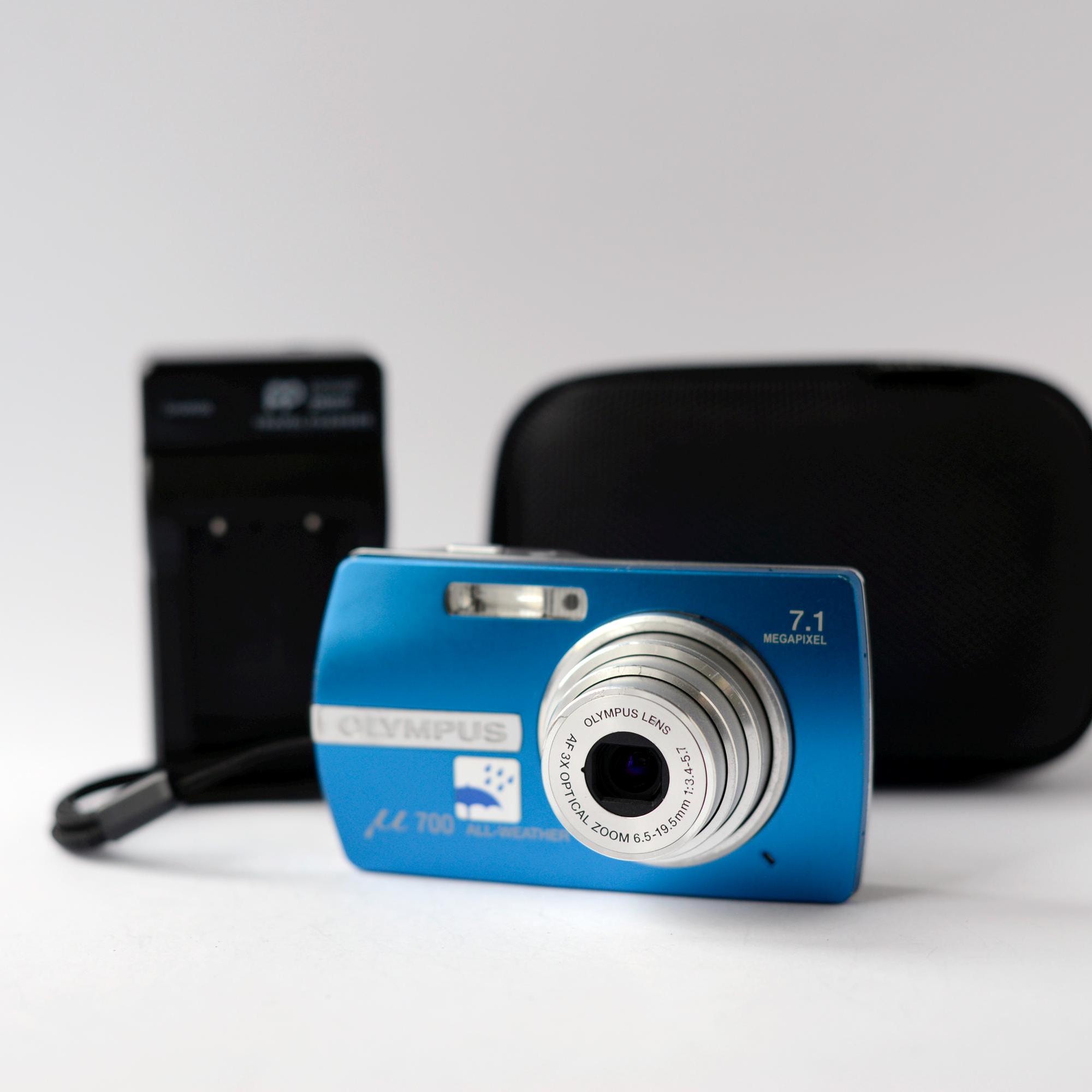 Olympus MJU-700 DIGITAL Compact Point and Shoot Camera With 7.1