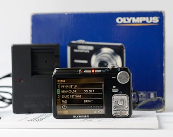 Olympus X-835 Digital Compact Vintage Camera With 8.0 Mega Pixels