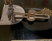Vintage Singer Seam Guide Adjustable Attachment 161172 400, 500, 600 Series