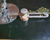 Vintage Singer Seam Guide Adjustable Attachment 161172 400, 500, 600 Series