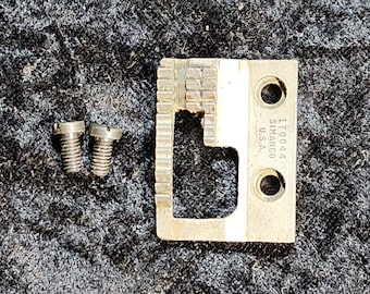 Original Singer 301 Sewing Machine Feed Dogs with Screws # 170044
