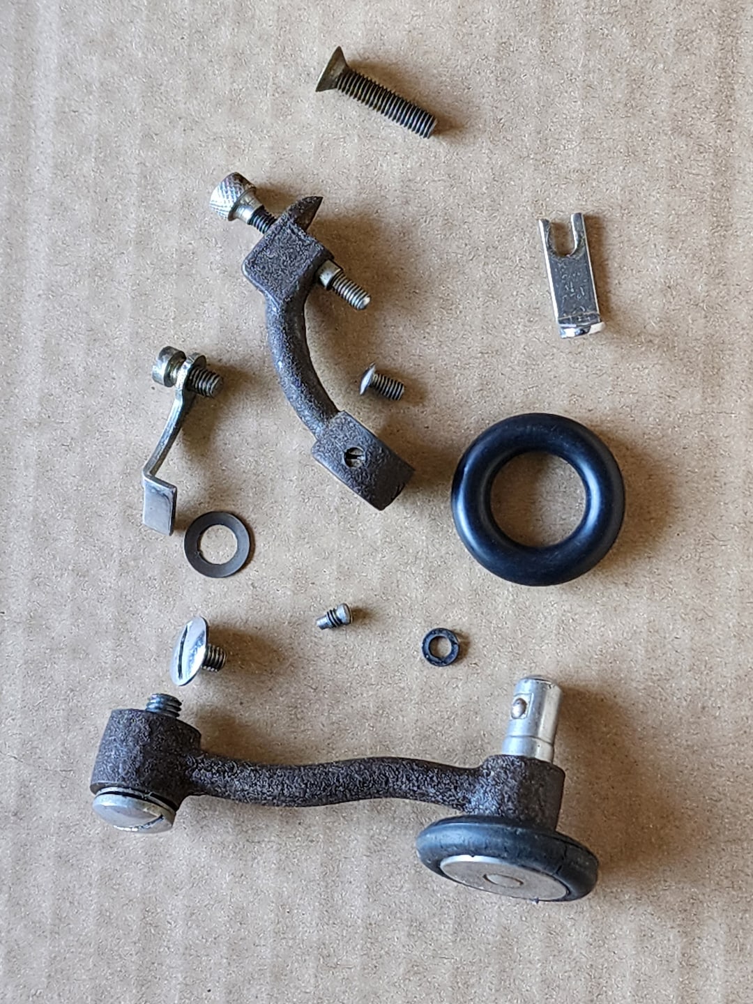 Montgomery Ward Model 30 Sewing Machine Bobbin Winder Rubber Tire Washer Screw Thread Guide