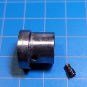 Improved Eldredge, Graybar Rotary, Western Electric Sewing Machine Bobbin Hook Assembly Collar Screw