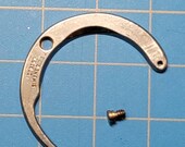 Original Singer 221 301 Sewing Machine Rotating Hook Assembly Gib with Screw 170160