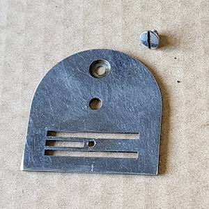 Montgomery Ward 30 Sewing Machine Needle Throat Plate Feed Dog Cover