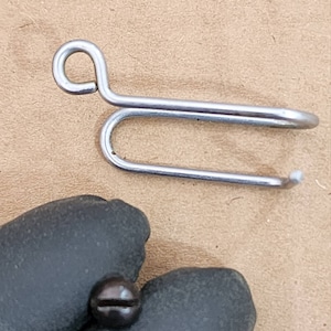 Original Singer 301 Sewing Machine Thread Guard Guide with Screw # 170093