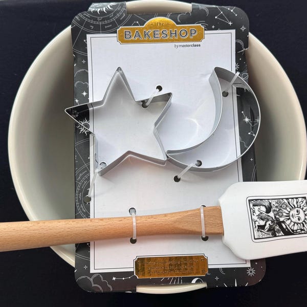 Tarot Set Meisterklasse, Rührschüssel, Ausstechform, Pfannenwender