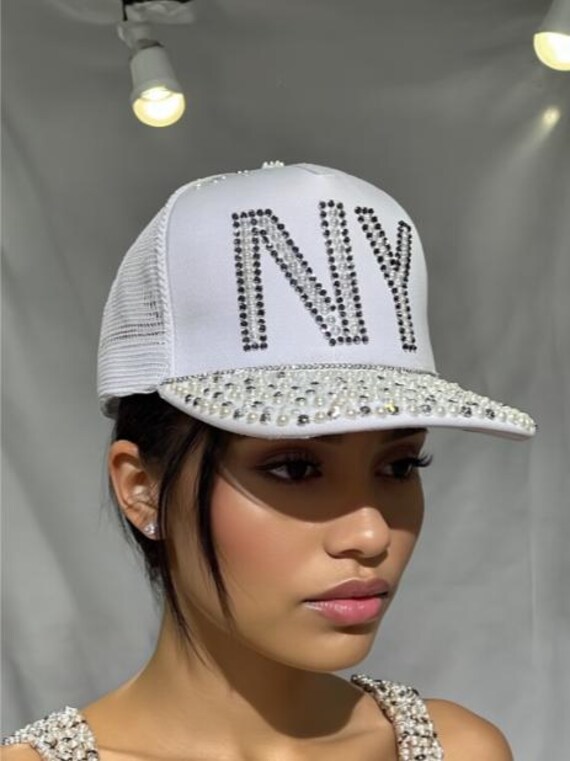 White Customizable Text Pearl Rhinestone Trucker Cap  display picture 1