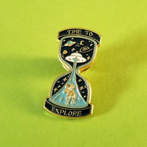 Astronaut Enamel Pin | Astronaut Space Lapel Pins, Space Saturn Enamel Pins, Astronaut Gifts, Space Astronaut Enamel Pins Badge, Hourglass