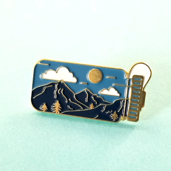 Water Bottle Enamel Pin, Water Camping Lapel Pin, Camping Outdoor Water Bottle Enamel Pins, Gifts for Outdoor Lovers, Hiking Gifts, Outdoor