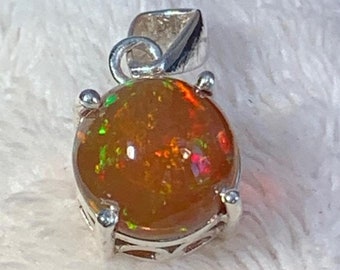 Ethiopian Welo Honey Opal & Sterling Silver Pendant