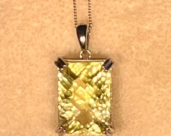 天然ファンタジーカットレモンクォーツペンダント - スターリング