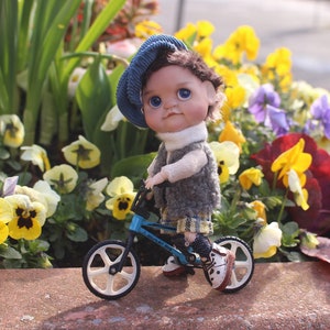 Obitsu11 BJD OOAK Doll: Custom Sculpted Head, Movable Eyes, Handmade Bike