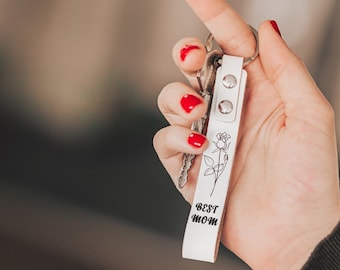 Personalized Birth Flower Custom Leather Keychain, Best minimalist  Mother&#39;s day gift ,Bridesmaid Gift, Birth Month Gift,Gift for her
