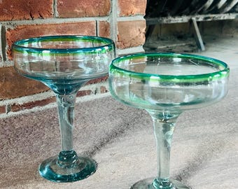 メキシコ製手吹きマルガリータグラス2個セット（グリーンリム）