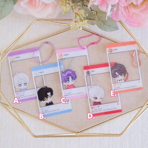Llaveros con fotos y arte de fans de Love and Deepspace LADS