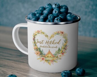 Taza de camping esmaltada con corona floral para recién casados, taza de camping personalizada para bodas