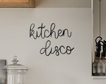 Letrero de discoteca para cocina, decoración de pared de alambre, arte de pared de metal con diseño de discoteca para cocina, letrero divertido con palabras de alambre para cocina, decoración del hogar, regalo para colgar en la pared