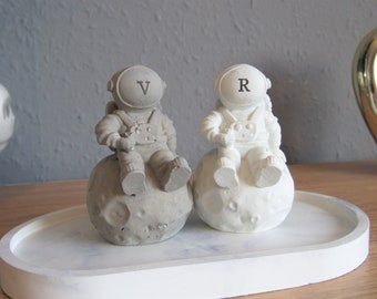 Personalised astronaut figurine ornament custom couple gift concrete astronaut concrete objects, decorative miniature shelf decor ornaments