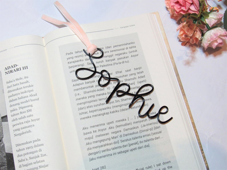 Personalised bookmark custom name wire words, unique bookmarks teacher gifts for teacher book lovers, metal custom bookmarks gifts for her image 2