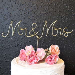 Mr and Mrs wedding cake topper, gold wire Mr & Mrs sign Cake Topper wedding gold decor, metal cake topper decor, rustic wedding cake toppers