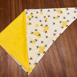 Honeybees on Honeycomb/Yellow Double Sided Bandana
