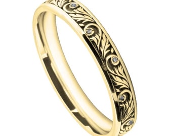 Leaf Pattern Ring In 9ct Gold With Diamonds