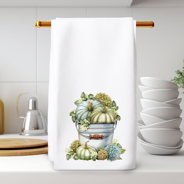 Hydrangea & Pumpkin Towel, Autumn Hand Towel, Fall Hydrangea Hand Towel, Fall Foliage Hand Towel, Vintage Bath Towel, Autumn Guest Towel