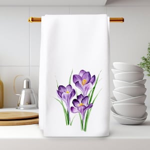 Crocus Hand Towel, Ultra Soft Floral Guest Towel, Bathroom Floral Decor, Spring Bath Accent, Luxury Home Decor, Elegant Powder Room Towel